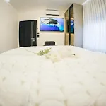 Luxury & 4* 루브스키