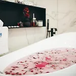 게스트하우스 Luxury & 4*