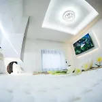 게스트하우스 Luxury & 루브스키