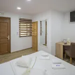 Luxury & 4*