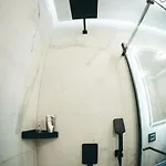 게스트하우스 Luxury & 4*