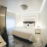 게스트하우스 Luxury & 루브스키