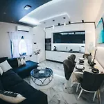 게스트하우스 Luxury & 4*