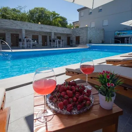 Luxury & Gasthuis Ljubuški